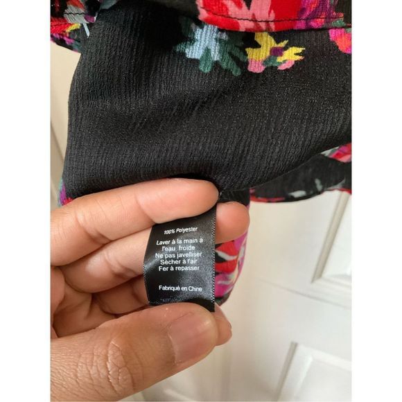 Lush Floral ☀️ Cold Shoulder Ruffle Flow Crop Top Blouse Size Medium - Picture 5 of 8